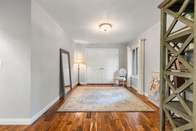 1185 weston, Plymouth, MN 55447