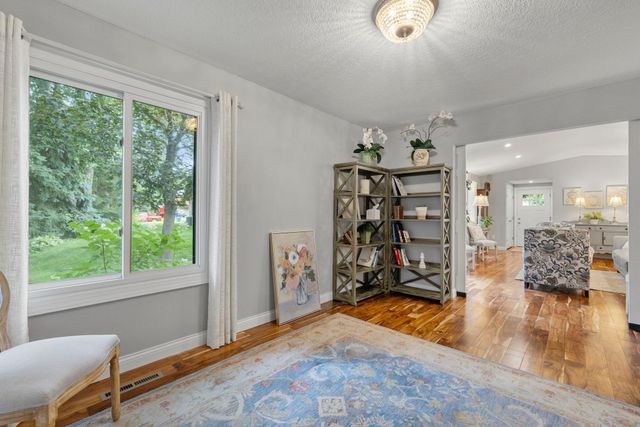 1185 weston, Plymouth, MN 55447