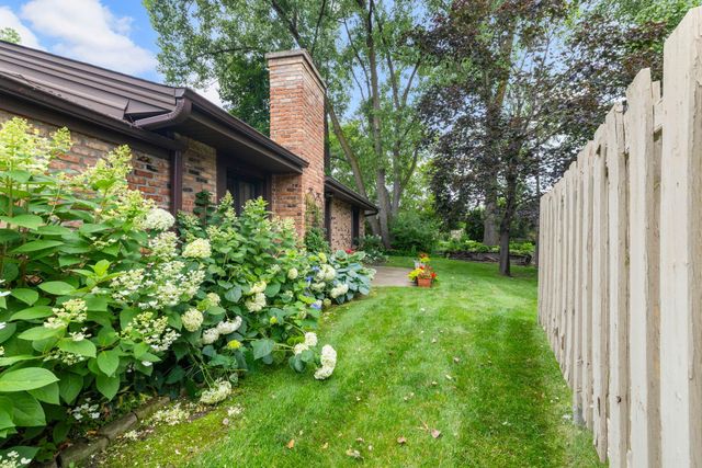 1185 weston, Plymouth, MN 55447