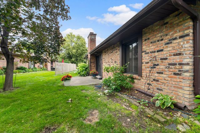 1185 weston, Plymouth, MN 55447