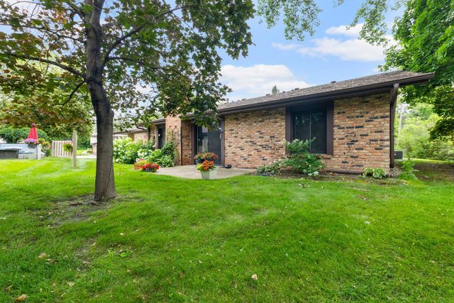 1185 weston, Plymouth, MN 55447