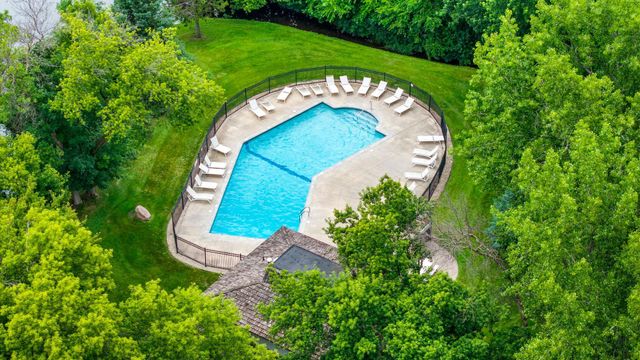 1185 weston, Plymouth, MN 55447