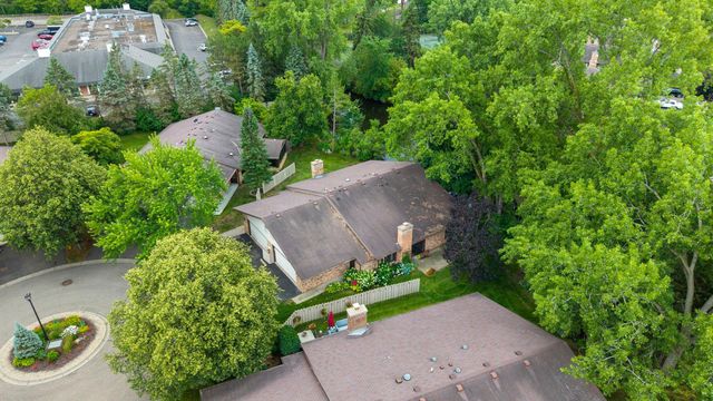 1185 weston, Plymouth, MN 55447