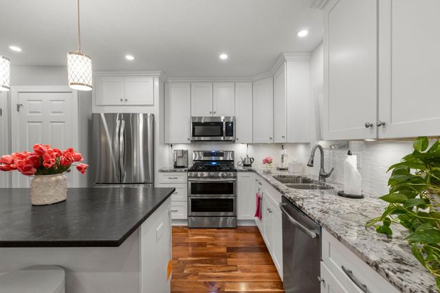 1185 weston, Plymouth, MN 55447