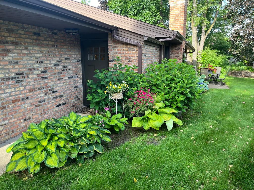 1185 weston, Plymouth, MN 55447