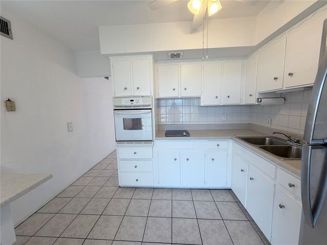 4141 56TH WAY N 801, Kenneth City, FL 33709