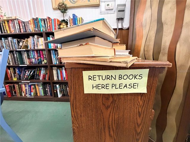 4141 56TH WAY N 801, Kenneth City, FL 33709