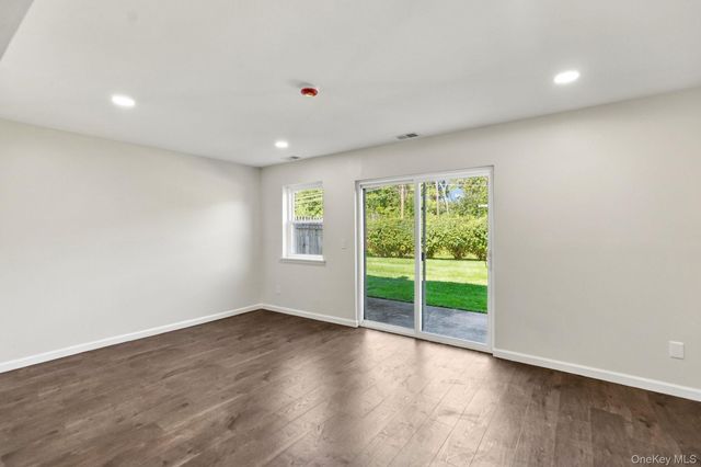 276 Temple Hill Road 1305, New Windsor, NY 12553