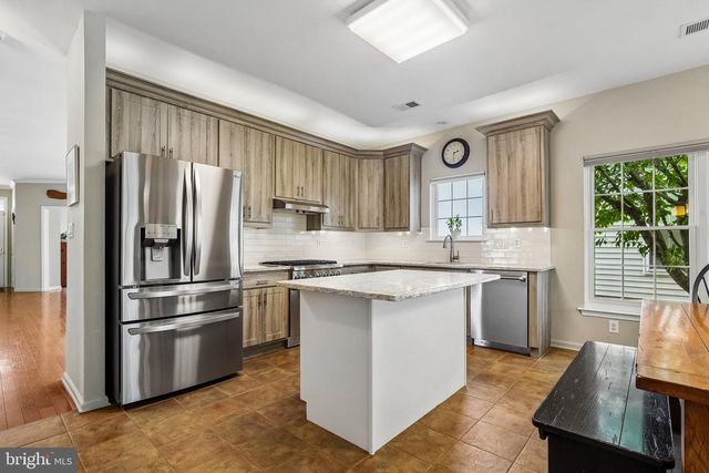 40 RAINFLOWER LN, West Windsor, NJ 08550