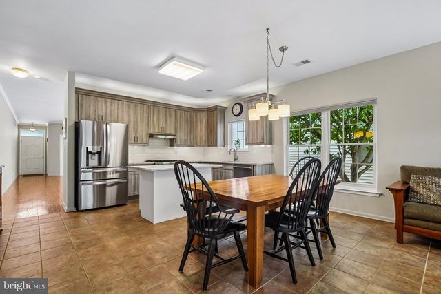 40 RAINFLOWER LN, West Windsor, NJ 08550