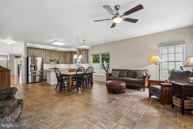40 RAINFLOWER LN, West Windsor, NJ 08550