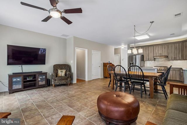 40 RAINFLOWER LN, West Windsor, NJ 08550