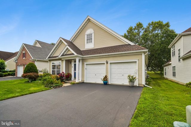 40 RAINFLOWER LN, West Windsor, NJ 08550