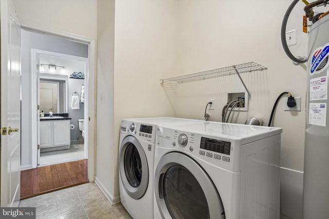 40 RAINFLOWER LN, West Windsor, NJ 08550