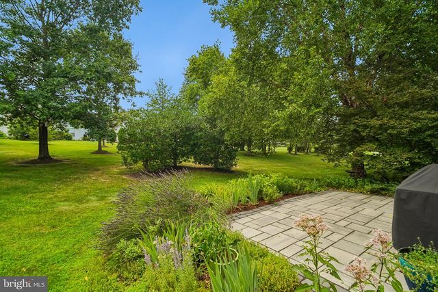 40 RAINFLOWER LN, West Windsor, NJ 08550