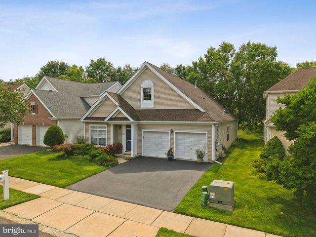40 RAINFLOWER LN, West Windsor, NJ 08550