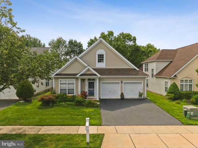 40 RAINFLOWER LN, West Windsor, NJ 08550