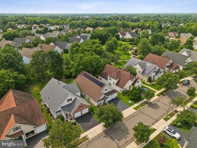 40 RAINFLOWER LN, West Windsor, NJ 08550