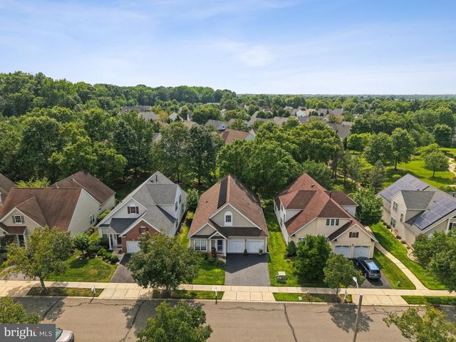 40 RAINFLOWER LN, West Windsor, NJ 08550