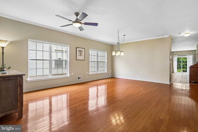 40 RAINFLOWER LN, West Windsor, NJ 08550