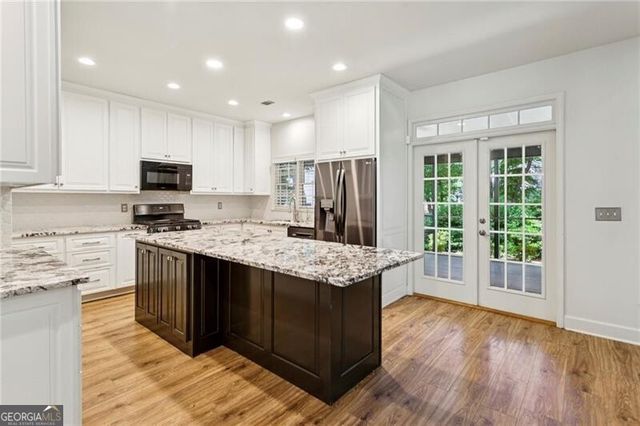 934 Chesterfield Place NW, Marietta, GA 30064