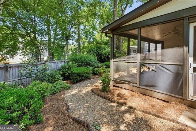 934 Chesterfield Place NW, Marietta, GA 30064
