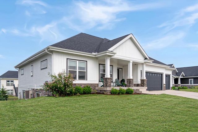 822 Ronald Overlook, Waunakee, WI 53597