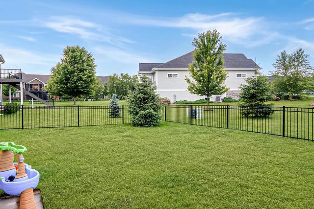 822 Ronald Overlook, Waunakee, WI 53597