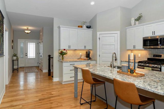 822 Ronald Overlook, Waunakee, WI 53597
