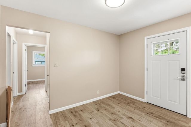 159 County Road C2 W, Roseville, MN 55113