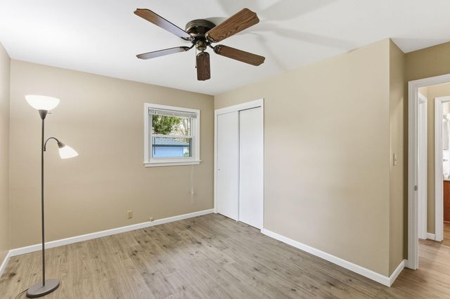 159 County Road C2 W, Roseville, MN 55113