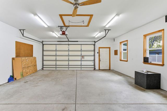 159 County Road C2 W, Roseville, MN 55113