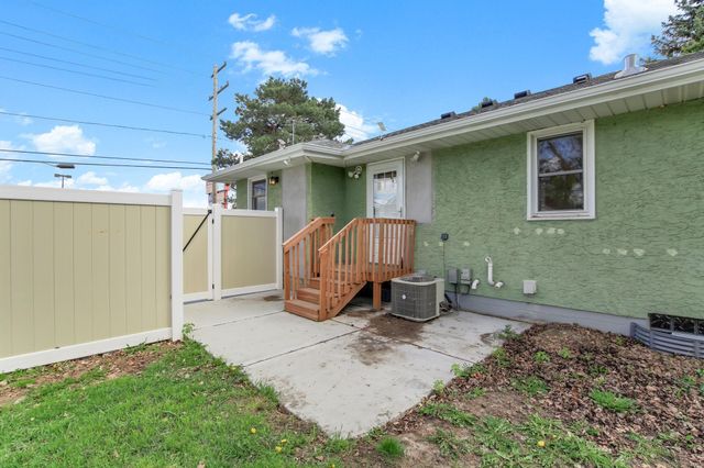 159 County Road C2 W, Roseville, MN 55113