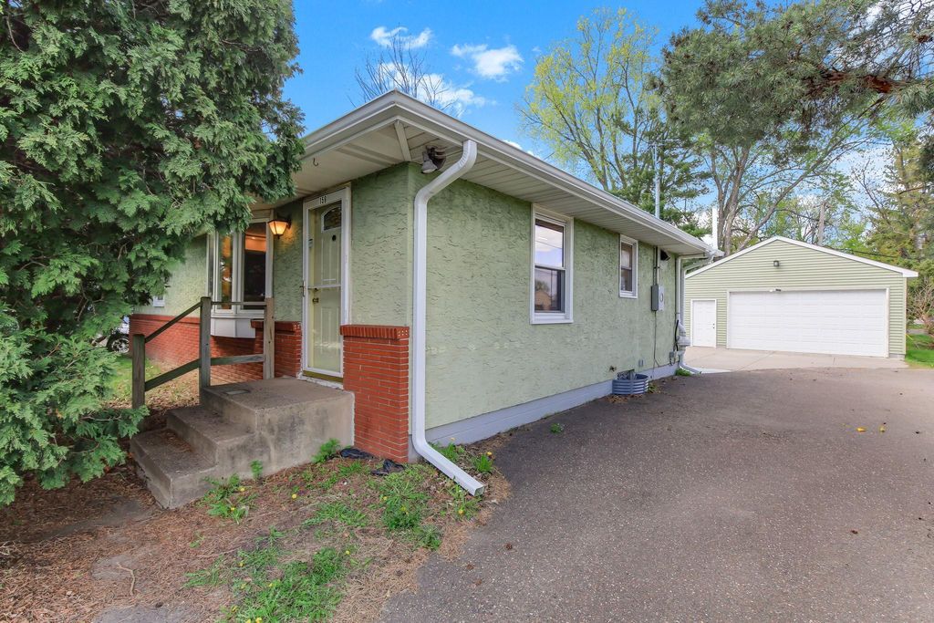 159 County Road C2 W, Roseville, MN 55113
