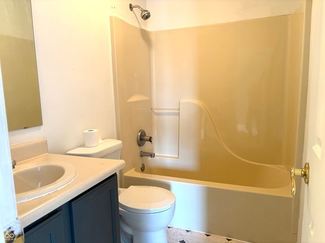 11052 Oakspring Drive, Indianapolis, IN 46239