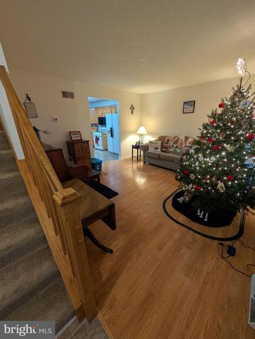 15 YORKTOWNE CT, Littlestown, PA 17340