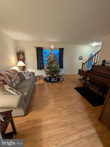 15 YORKTOWNE CT, Littlestown, PA 17340