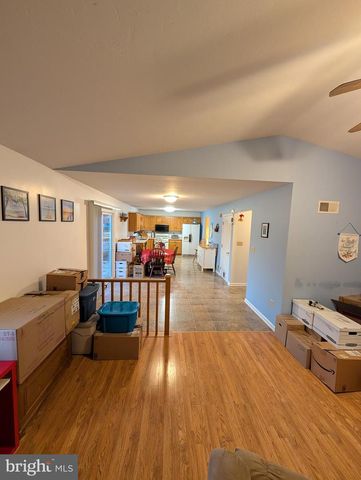 15 YORKTOWNE CT, Littlestown, PA 17340