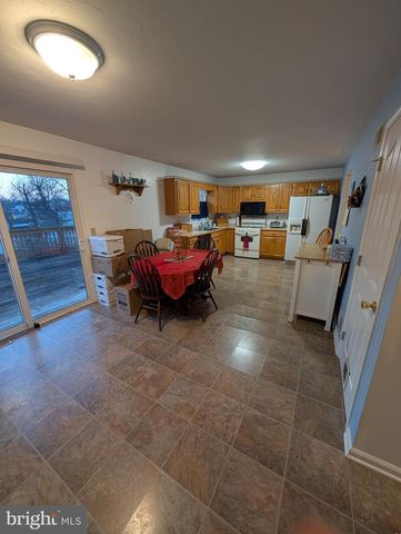 15 YORKTOWNE CT, Littlestown, PA 17340