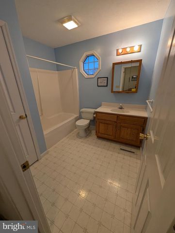 15 YORKTOWNE CT, Littlestown, PA 17340