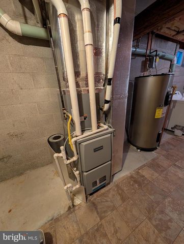 15 YORKTOWNE CT, Littlestown, PA 17340