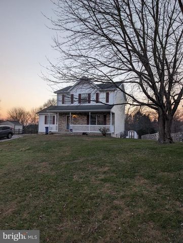 15 YORKTOWNE CT, Littlestown, PA 17340