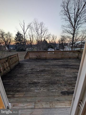 15 YORKTOWNE CT, Littlestown, PA 17340