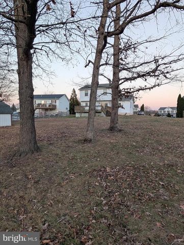 15 YORKTOWNE CT, Littlestown, PA 17340