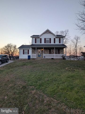 15 YORKTOWNE CT, Littlestown, PA 17340