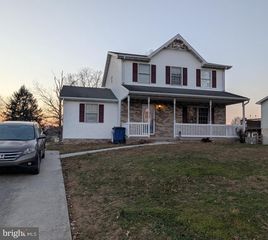 15 YORKTOWNE CT, Littlestown, PA 17340