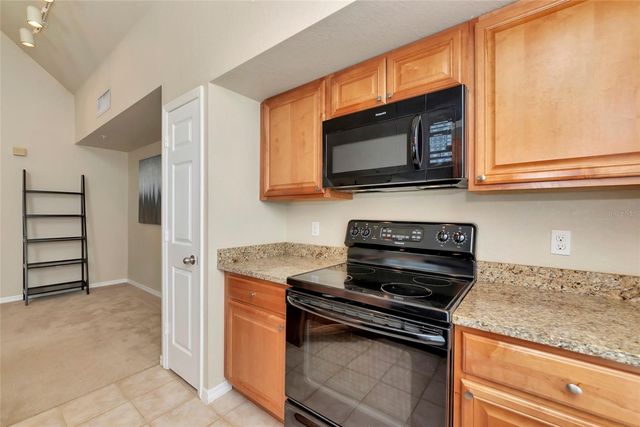 5560 ROSEHILL ROAD 201, Sarasota, FL 34233