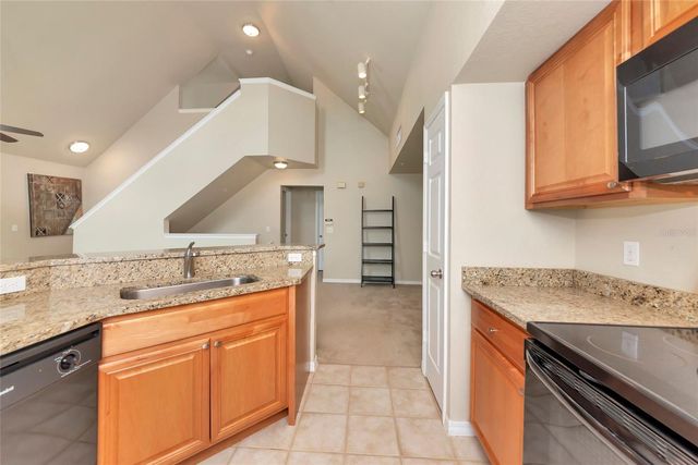 5560 ROSEHILL ROAD 201, Sarasota, FL 34233