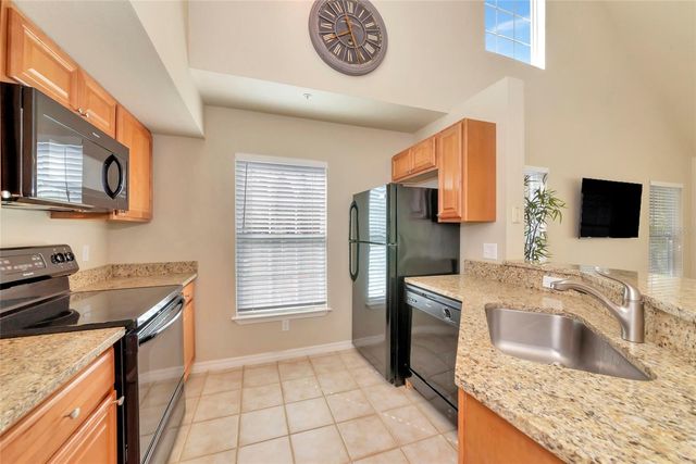5560 ROSEHILL ROAD 201, Sarasota, FL 34233