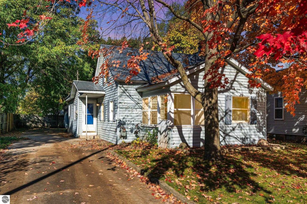 1220 Belnap Street, Mt Pleasant, MI 48858